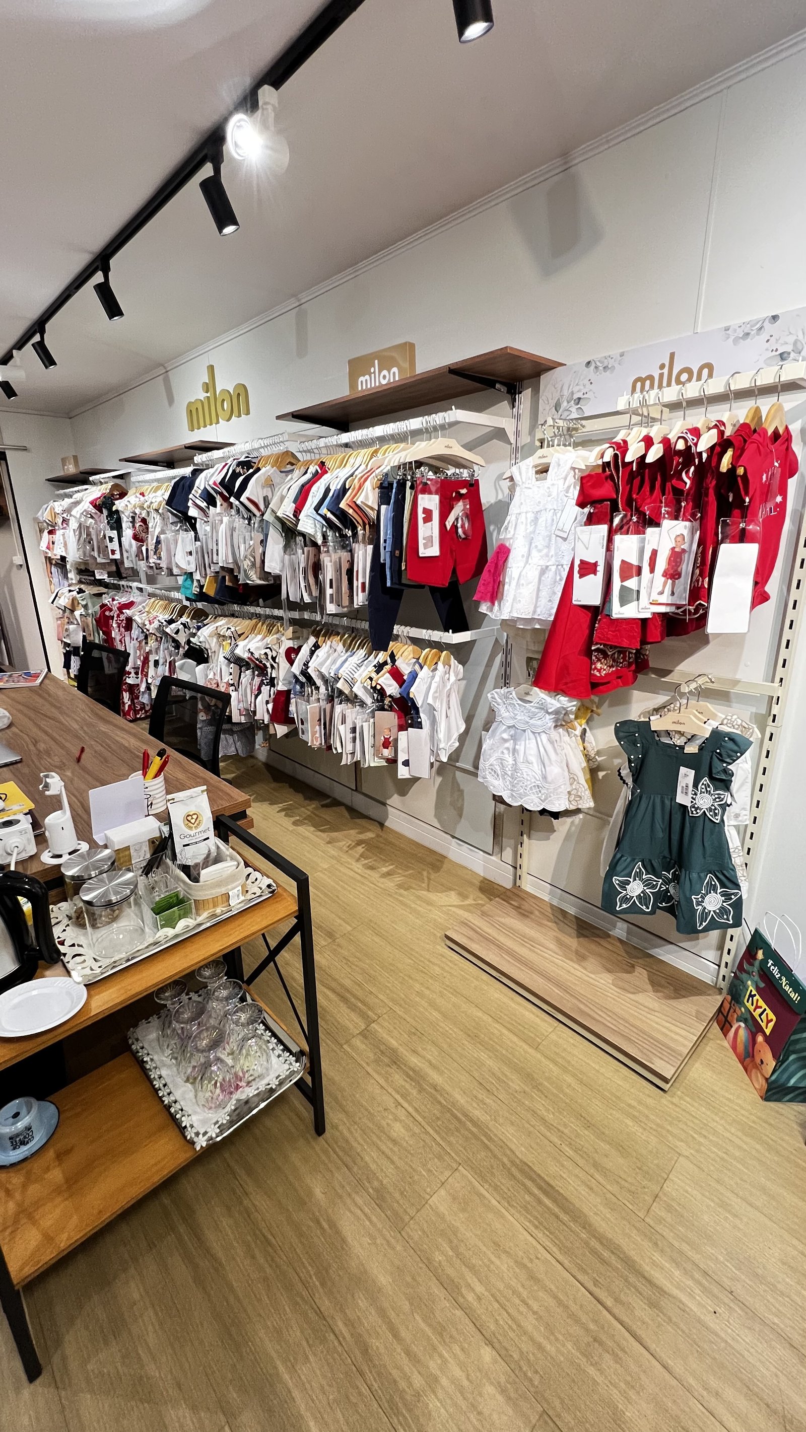 Coleção Milon exposta no Showroom MAG em Brasília